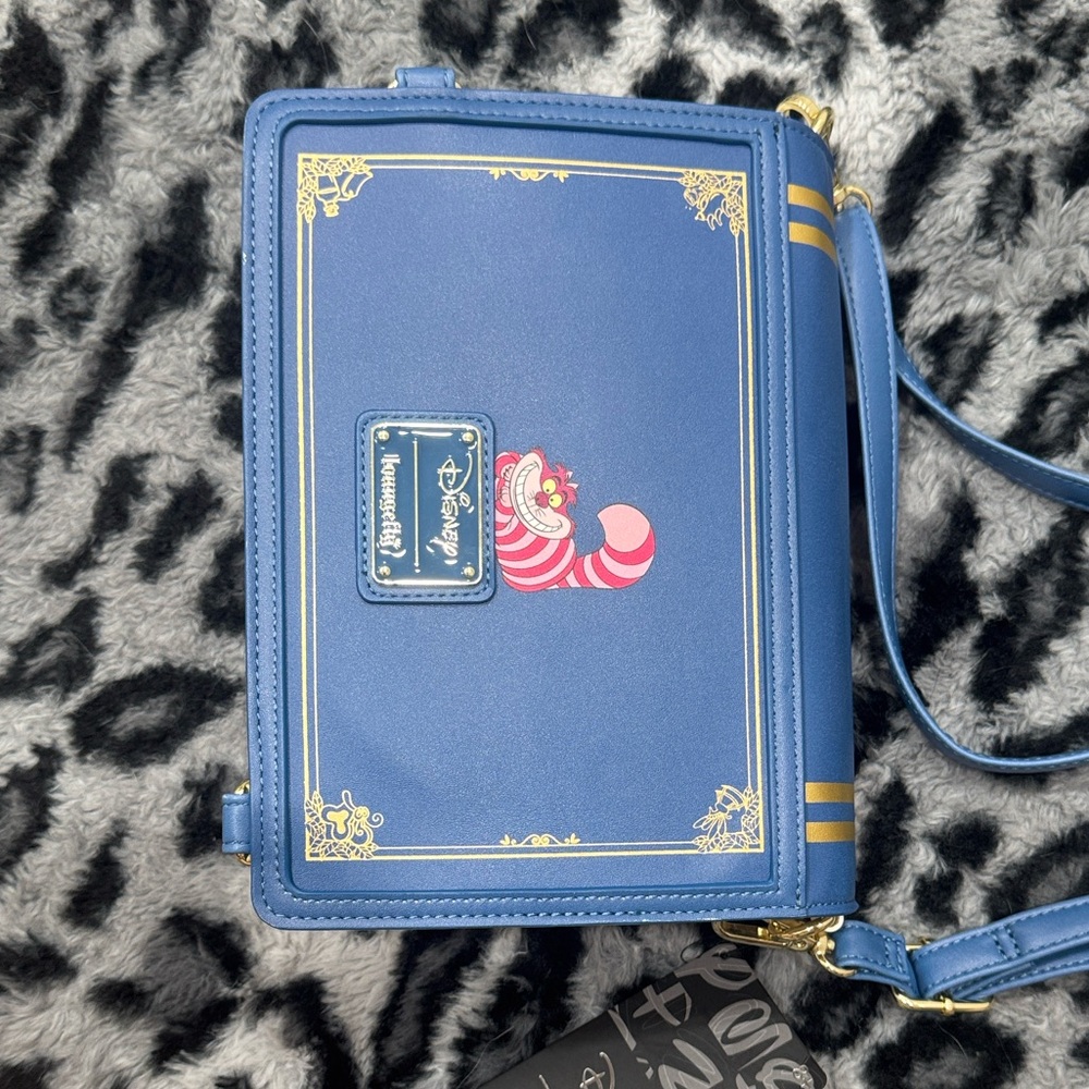 Loungefly Disney Alice In Wonderland Classic Boos Convertible Crossbody/Backpack - Picture 9 of 9
